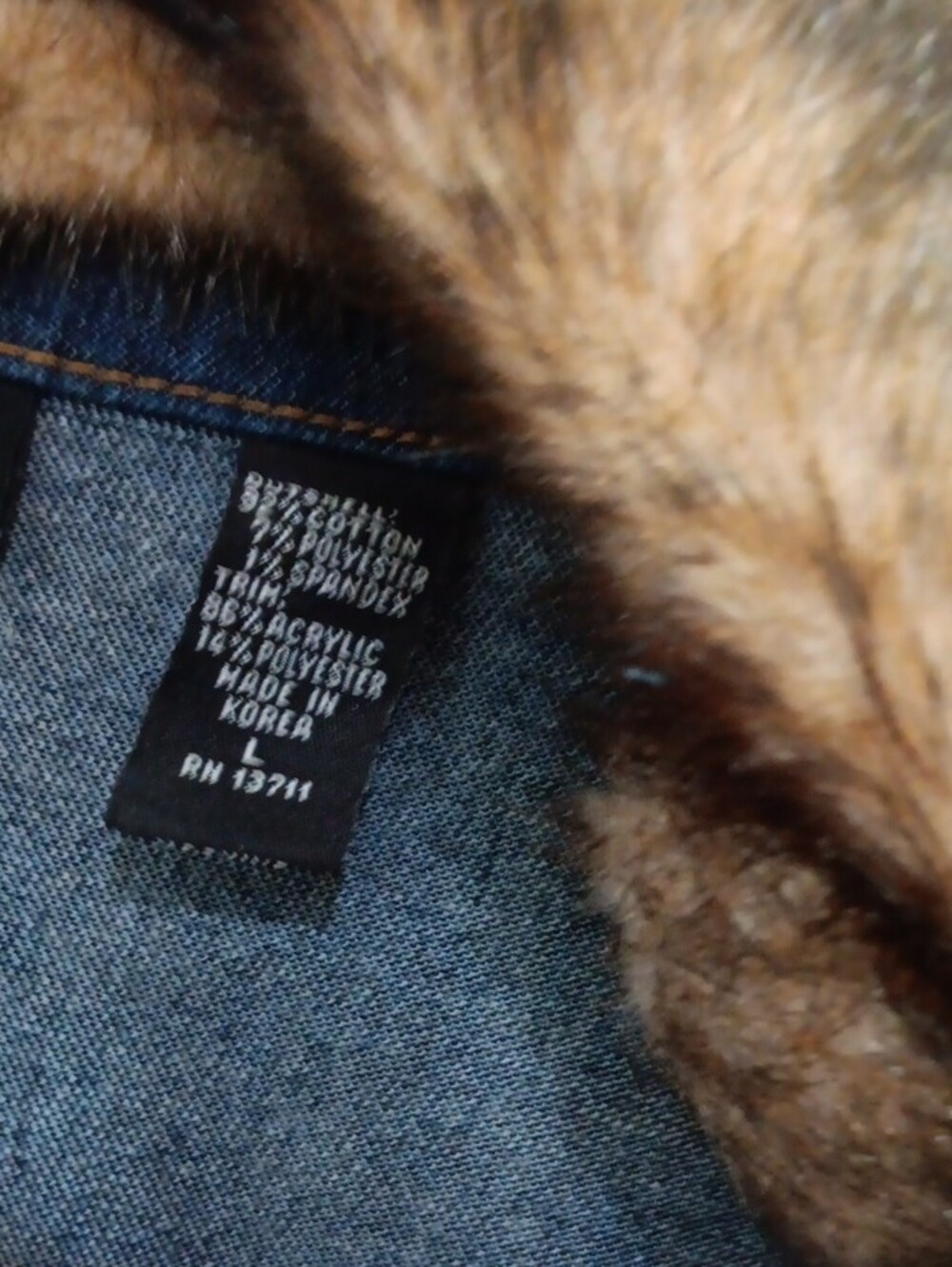 Valerie Stevens Dark Blue Denim Vest with Brown Faux Fur Collar - Picture 3 of 6